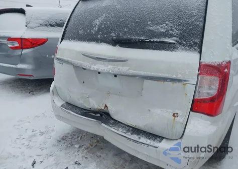 2014 Chrysler Town & Country Touring from USA, damaged, VIN 2C4RC1BG7ER413593